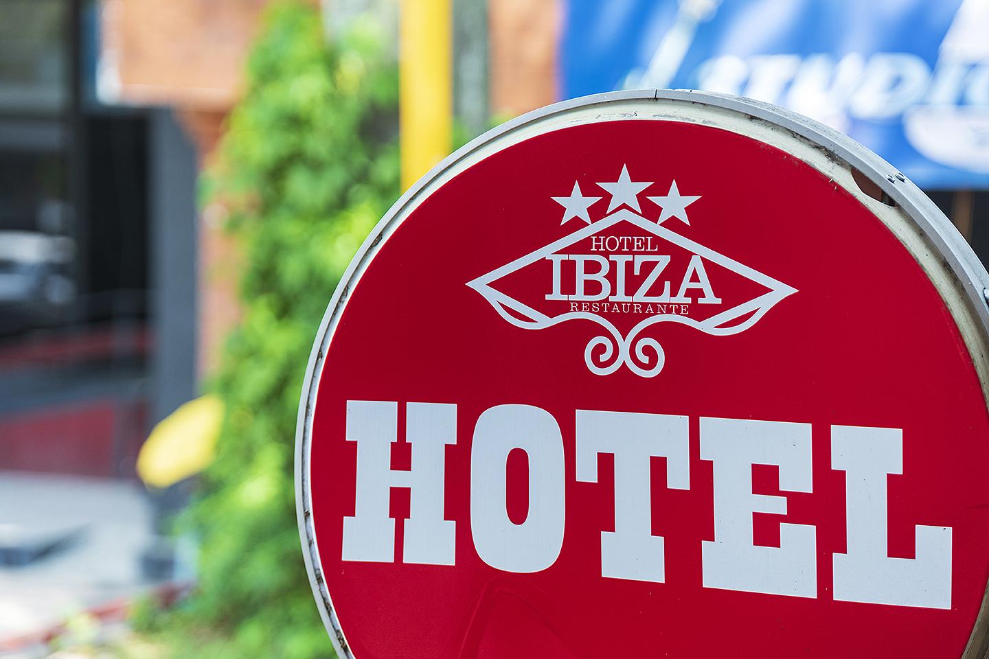 Ayenda 1405 Ibiza Hotel Cali Eksteriør billede
